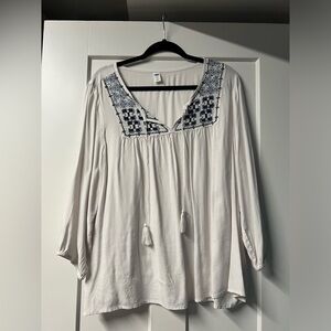 Old Navy XL embroidered blouse
